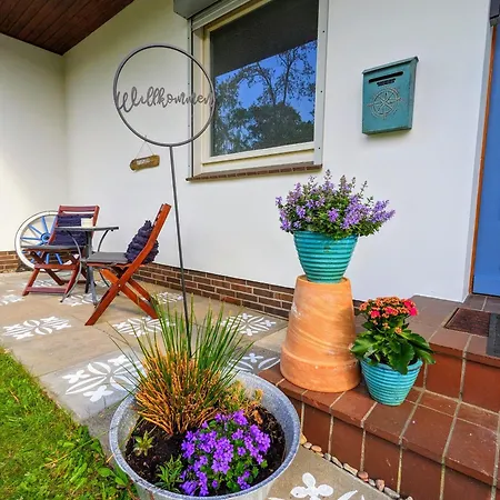 Haus Willi Von Tinyhaus * Штайнхуде